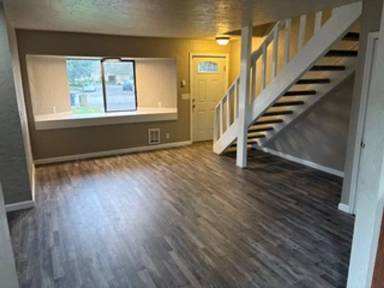 Main picture of 658 Oakdale Ave