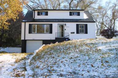 Main picture of 6525 N 40th St