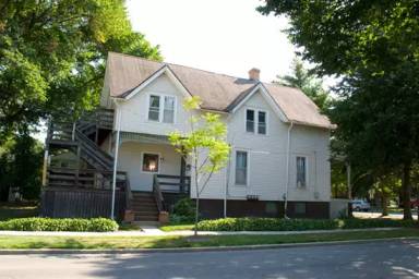 Main picture of 918 Simpson St