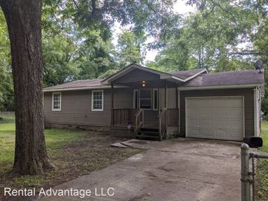 Main picture of 1565 Miles St