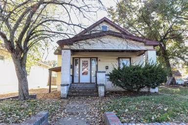 Main picture of 827 Jefferson Ave
