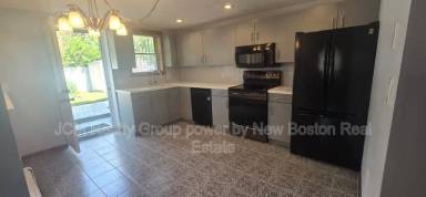Main picture of 120 Savage St