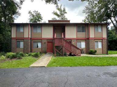 Main picture of 749 Pointe Ct