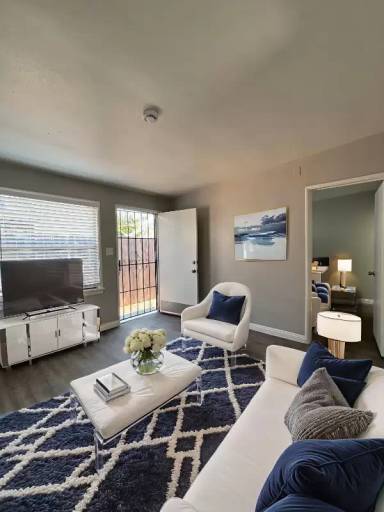 Main picture of 611 N Olive St