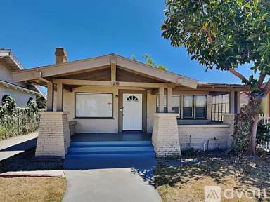 Main picture of 1238 W 55th St