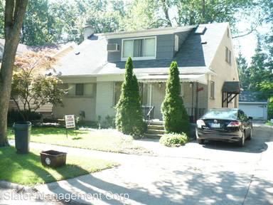 Main picture of 445 W Breckenridge St