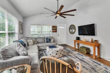 Main picture of 406 Beltrees St