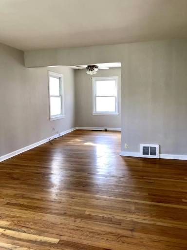 Main picture of 1810 S. Vermont Ave