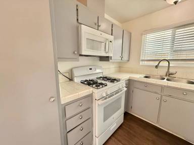 Main picture of 4531 Kansas St