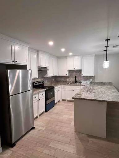 Main picture of 811 E Washington Ave