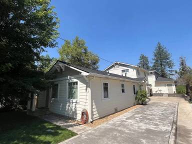 Main picture of 512 NE Emerson Ave