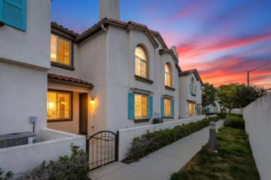 Main picture of 275 Reef Point Way