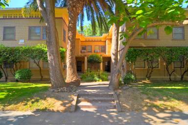 Main picture of 2620 I St