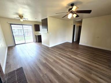 Main picture of 1051 Salisbury St