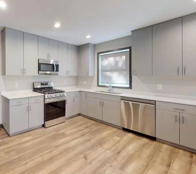 Main picture of 2116 Como Ave SE