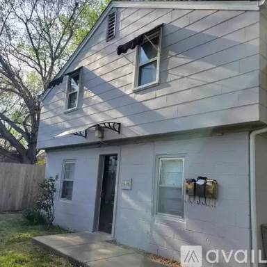 Main picture of 2022 S Hedges Ave