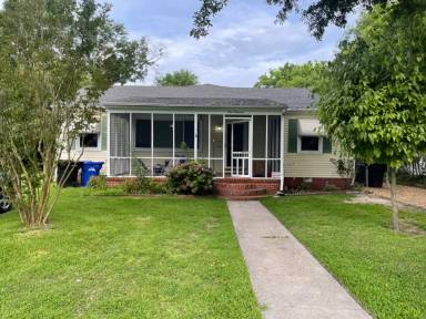 Main picture of 100 Hodges Manor Rd