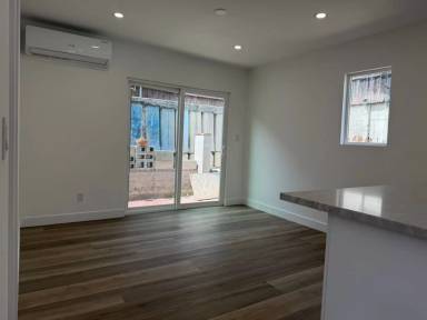 Main picture of 8016 Helm St
