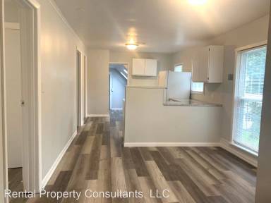 Main picture of 150 Lowell Ave NE