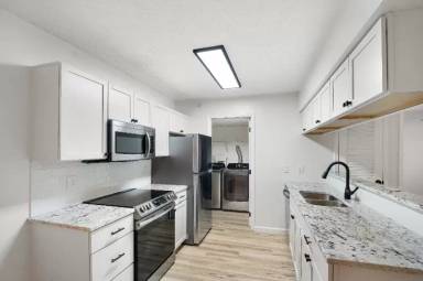 Main picture of 3181 Preserve Ln