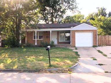 Main picture of 2123 S Parkwood Ln