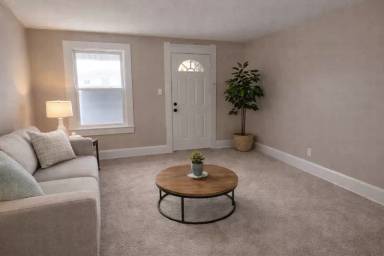 Main picture of 1736 W Minnesota St