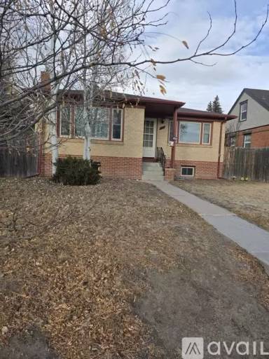 Main picture of 422 W Pershing Blvd
