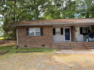 Main picture of 102 Hardeman St