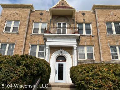 Main picture of 5104 W Wisconsin Ave