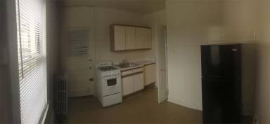 Main picture of 1105 W 90th St