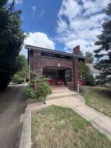 Main picture of 2281 E Market St