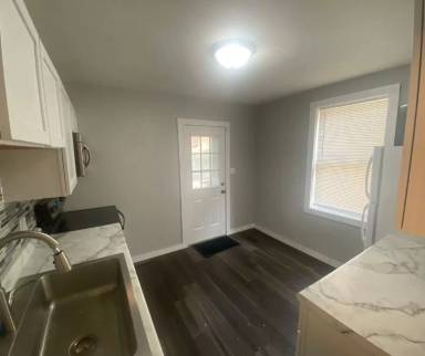 Main picture of 1023 Charles St