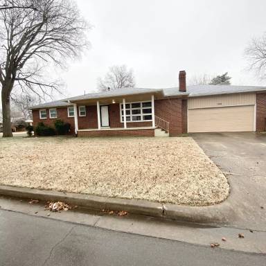 Main picture of 1358 E 46th St