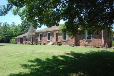 Main picture of 2406 Hickory Dr
