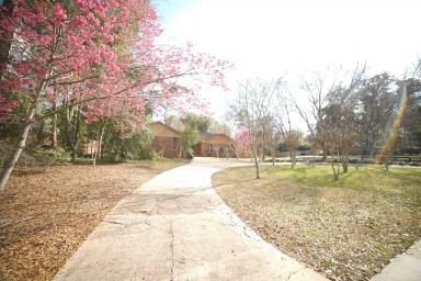 Main picture of 4005 McLaughlin Dr