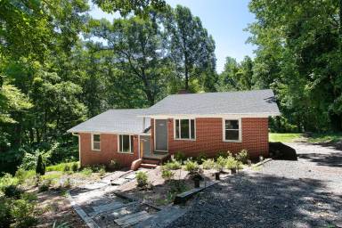 Main picture of 433A Northside Dr