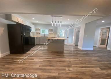 Main picture of 6 Bragg Cir