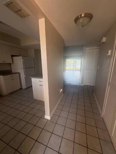 Main picture of 706 SE 13th Ct