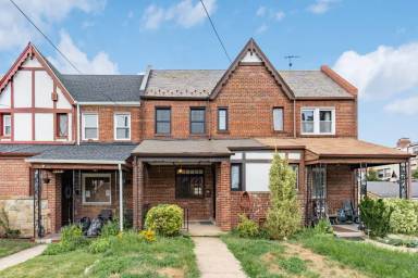 Main picture of 113 Ingraham St NW