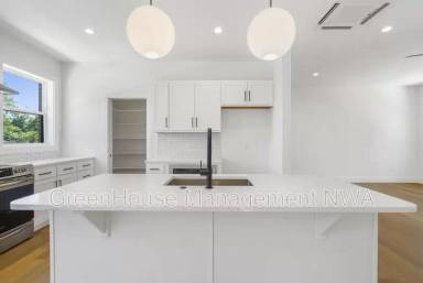 Main picture of 333 SW Sweetspire Ct