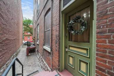 Main picture of 1103 Sidney St