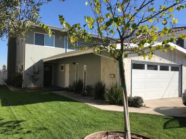 Main picture of 400 Hillcrest St