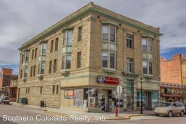 Main picture of 403 N Commercial St