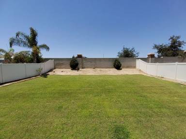 Main picture of 23 White Alder Dr