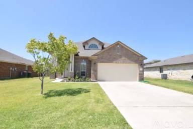 Main picture of 1123 Evergreen Farm Dr