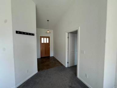 Main picture of 246 Palmdale Ave