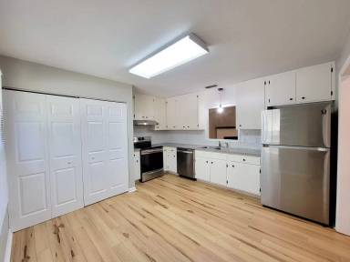 Main picture of 1923 Hidden Vly