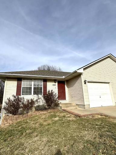 Main picture of 2316 Twin Oaks Dr