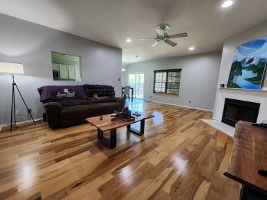 Main picture of 2214 1st Atlas St