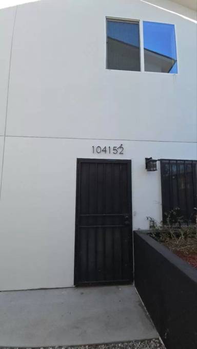 Main picture of 10415 Avalon Blvd